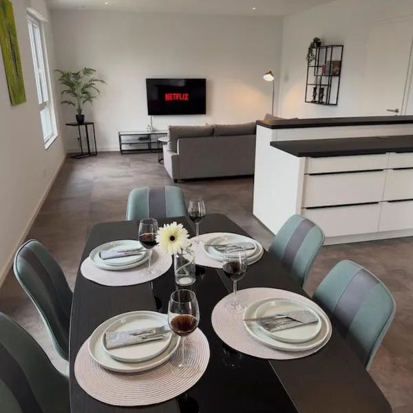 Luxus-Penthouse mit Terrasse & Klima, khách sạn ở Siegburg