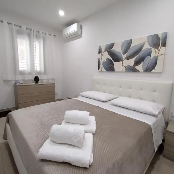 Manenti Holiday House, hotel v destinaci Noto