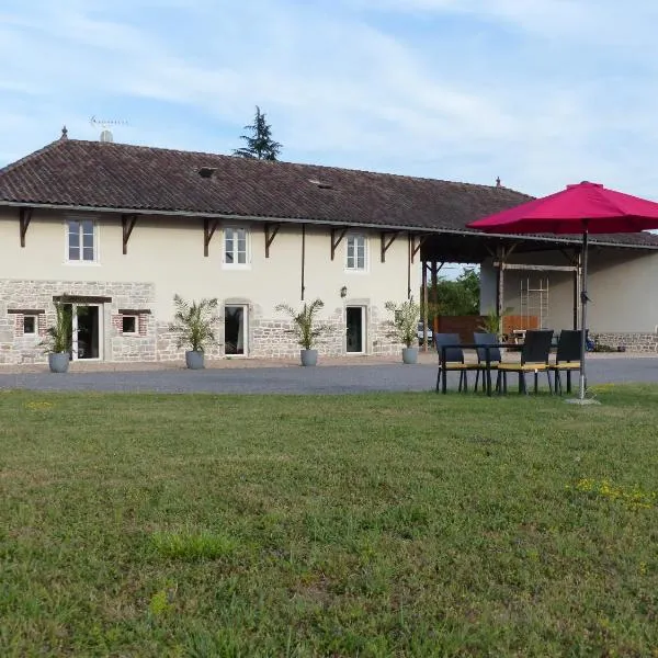 Gites Domaine de la Rochere, hotel em Domsure