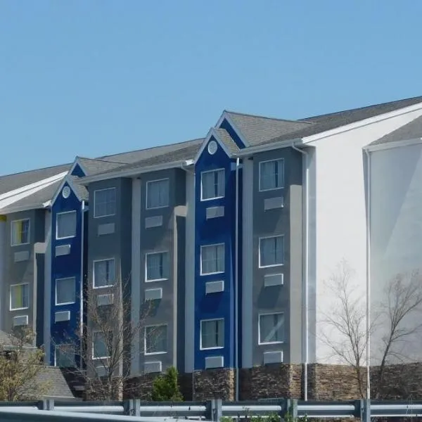 Microtel Inn & Suites by Wyndham Wheeling at The Highlands, hotel in Triadelphia