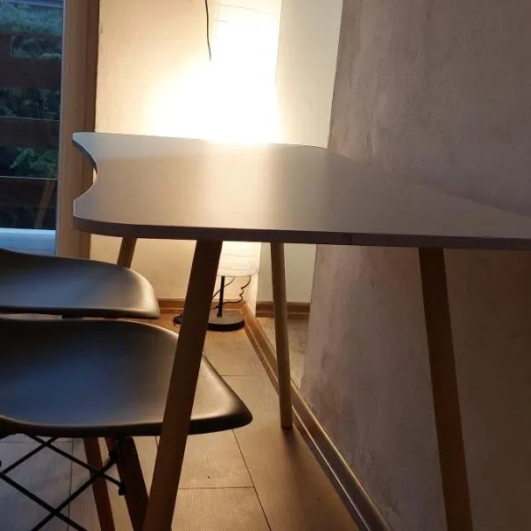 Villa Nathanael Cozy Rooms with Balcony, hotel in Pogradec