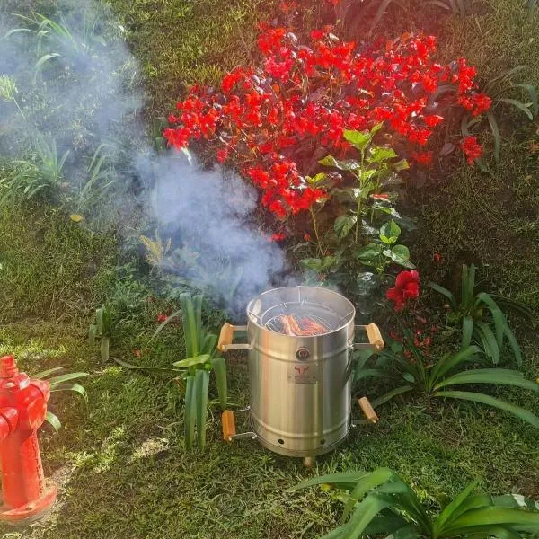 A 4 Minutos del Malecón con Barril Asador, Ideal para Relajarte y Compartir, hotel in Guatapé