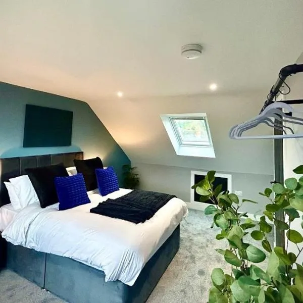 Sapphire Quarters, 3BR, En Suite, Private Parking, hotel in Hindlip
