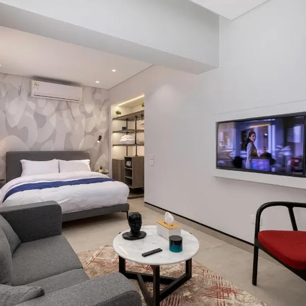 22 by spacey #44-Studio in Maadi, hotel in Cairo
