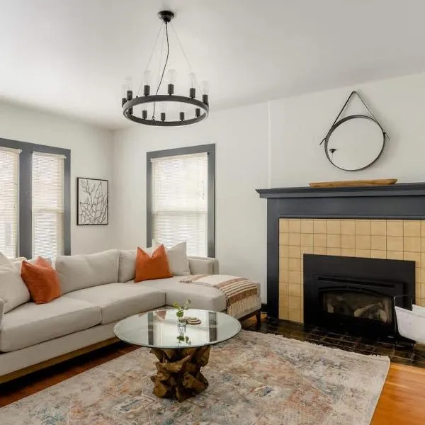Stay Portland - Spacious Restored Craftsmen - Craft Beer & Coffee, hotel v destinaci Portland