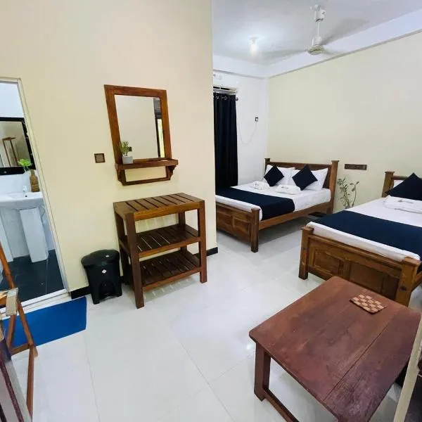 Natraj Guest House, hotel a Trincomalee