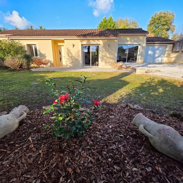 Villa moderne 3 chambres – hotel w mieście Vitrac