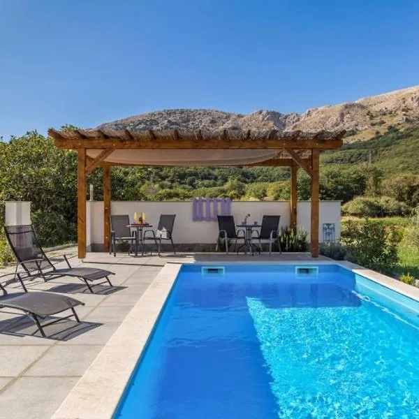 Apartman u kući s bazenom - hacienda, hotel v destinaci Draga Bašćanska