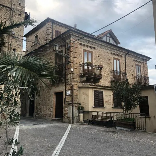 Bed and Breakfast Family Palazzo Stillitano Stilo, hotel v destinaci Stilo
