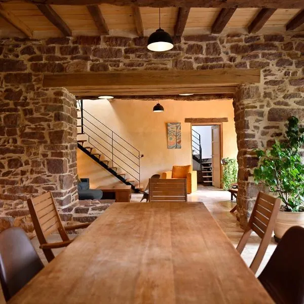 Louzou Les Chambres Aux Loups, hotel v destinaci Iffendic