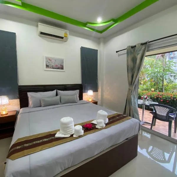 Khaolak Beachhouse Keroro, ξενοδοχείο στο Καο Λακ