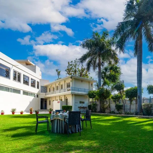Hotel Chandrawati Palace, hotel v destinaci Ābu Road