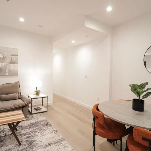 Unit 3 1Bed Room with Queen plus Sofa Bed in the Heart of DC, hotel en Washington