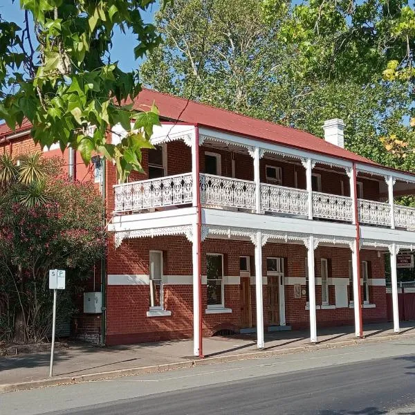 Honeysuckle Inn - Violet Town, hotel in Violet Town