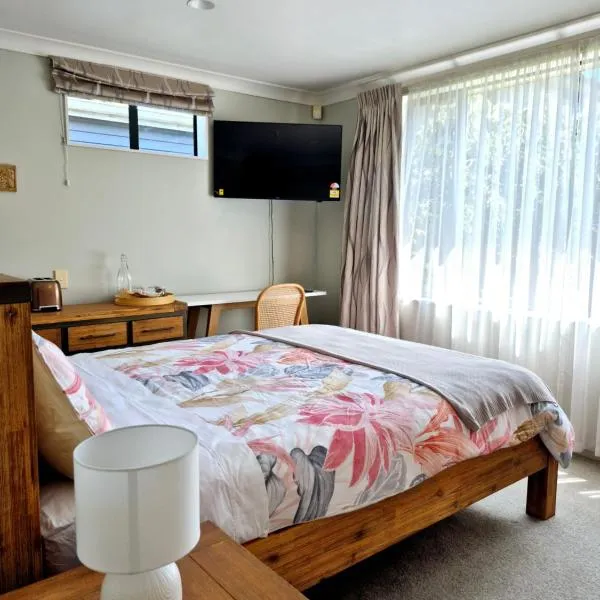Serene Stay, hotel in Hamilton
