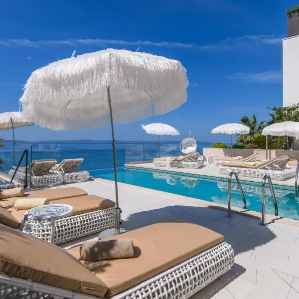 Gallery Luxury Suites & Rooms-Only Adults, hotel ve Splitu