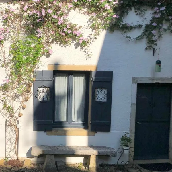 Maison avec cour L'atelier, hotel v destinaci Couchey