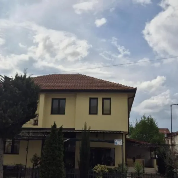 Pine house, hotel v destinaci Ohrid
