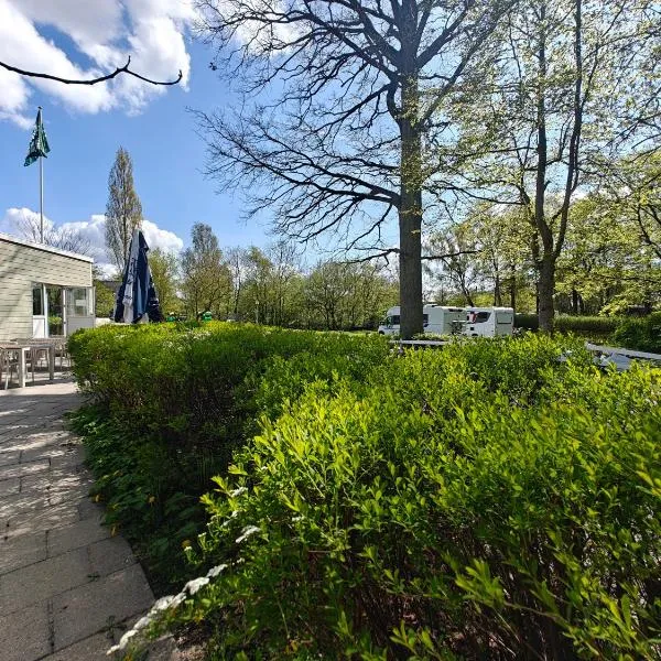 Frederiksværk Camping & Hostel, hotel v destinaci Frederiksværk