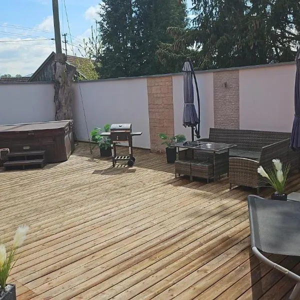 Leas Ferienwohnung, hotel in Aichen