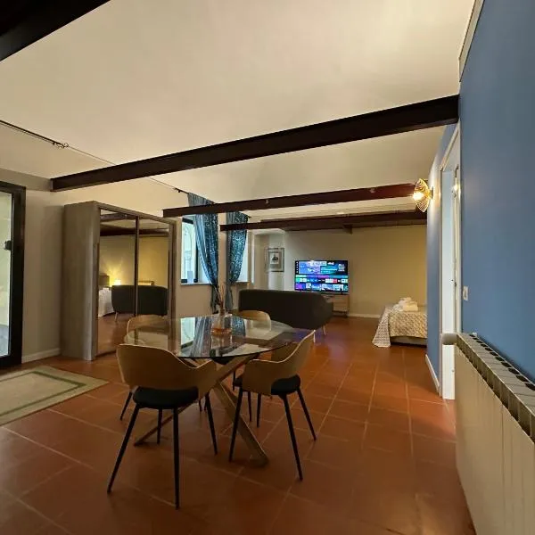 Center One by Cinelli Apartment – hotel w mieście Vercelli