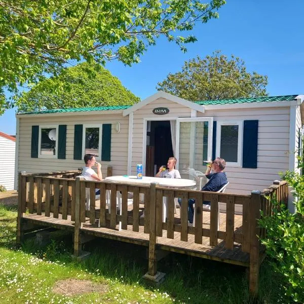 Camping Le Bellevue, hotel v destinaci Barzan