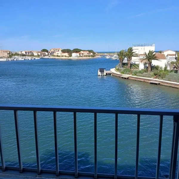 Appartement 2 chambres dans la marina, hotel in Saint-Cyprien-Plage
