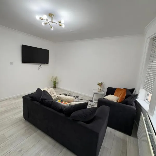 Cozy 3 Bed Home, Free Parking 8 min to City Centre, hotel in Cowlairs