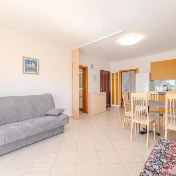 Rudi sea view apartment, מלון בנובליה