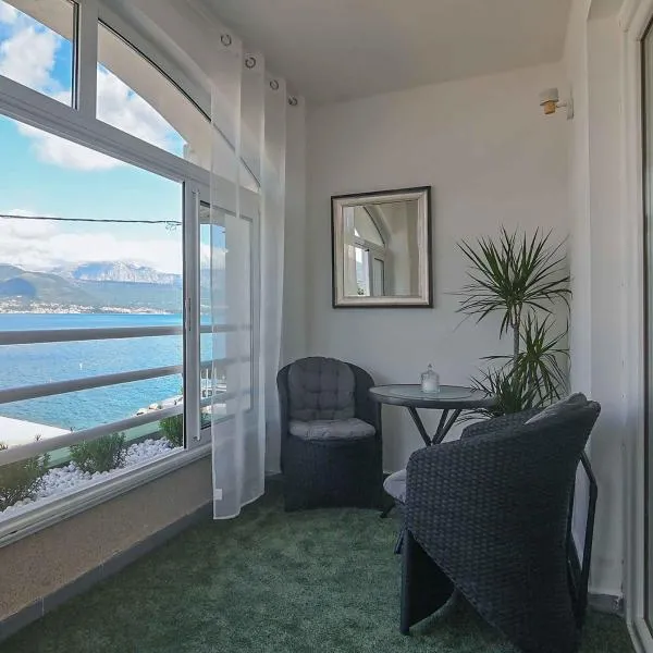 Rosemary Terrace Krasici, hotel in Krasici