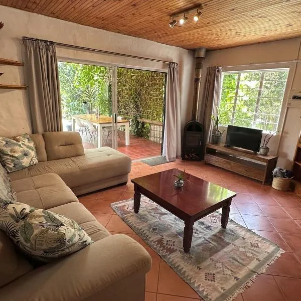 Nature Lover's Home in Grabouw, hotel in Grabouw