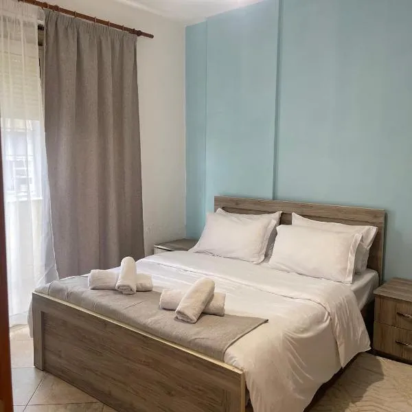 Spacious apartment with balcony, hotel v destinaci Yzberishti