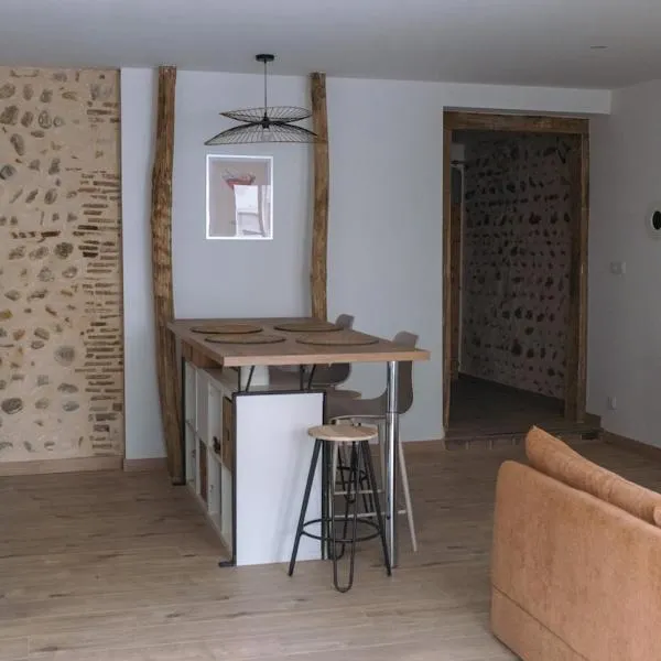 Appartement charmant, hotel in Tournay