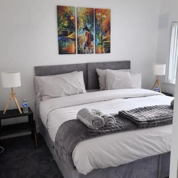 Stylish 3-Bed house NEC-JLR-Airport-HS2-Driveway、バーミンガムのホテル