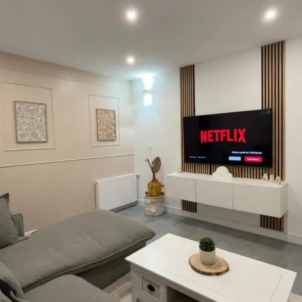 Maison appartement 54m2，位于瓦雷讷沃泽勒的酒店