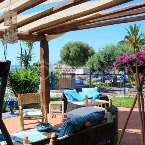 Villa fronte mare, hotel in Àrbatax