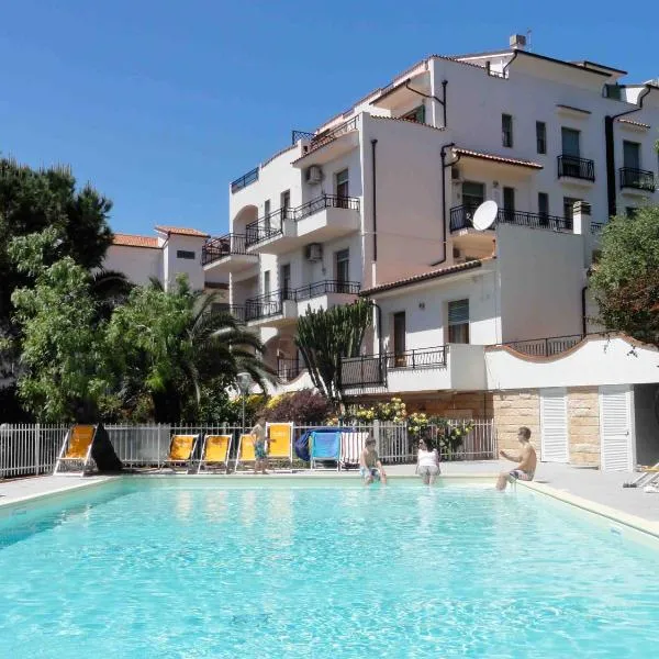 Residence Dei Fiori, hotel v destinaci Pietra Ligure
