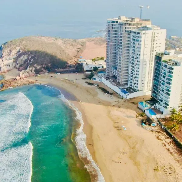 Brujas Tower Beach Resort、マサトランのホテル