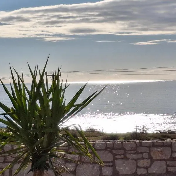 Almira Beach House, hótel í Kiotari