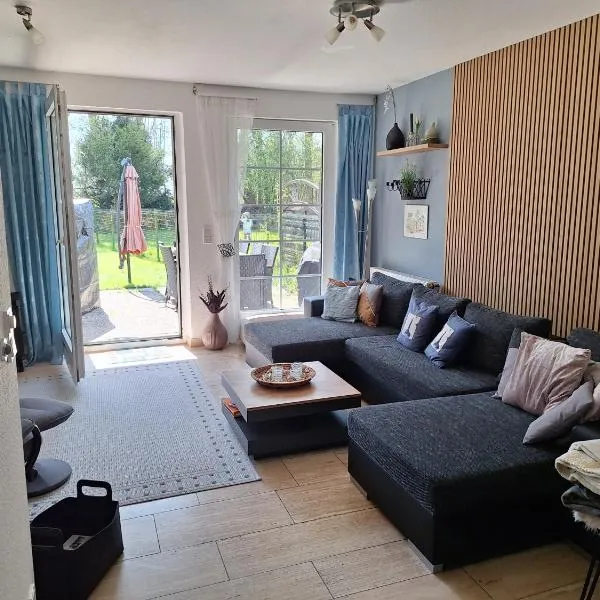 Ferienhaus Möwennest 18, Butjadingen, Tossens, Sauna, Strandkorb, Nordsee, 97qm, 3 Schlafzimmer, Hotel in Butjadingen