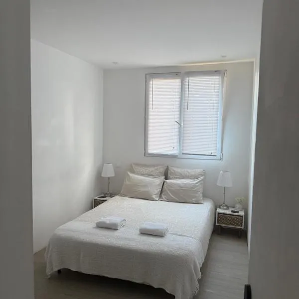 Location de chambre proche de toute commodités à 1 minute du tramway et à 9 min de centre ville et parking gratuit dans résidence privée, hotel v Nice