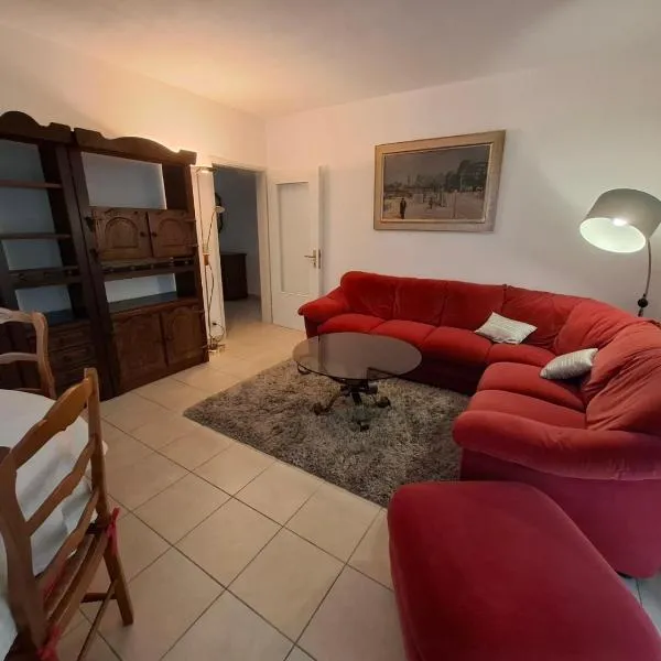 Appartamento 3,5 locali a Figino, hotel v destinaci Figino