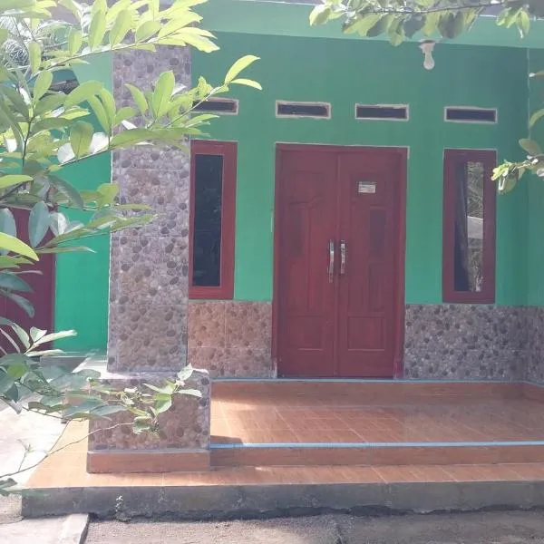 Green Anda's Homestay - Community Based Ecotourism in Ujung Kulon National Park, hotel di Cikawung