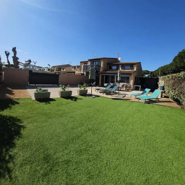 Maison tout confort 4 ch 8p domaine privé avec piscines, et plage à 10 min à pied – hotel w mieście Portiragnes