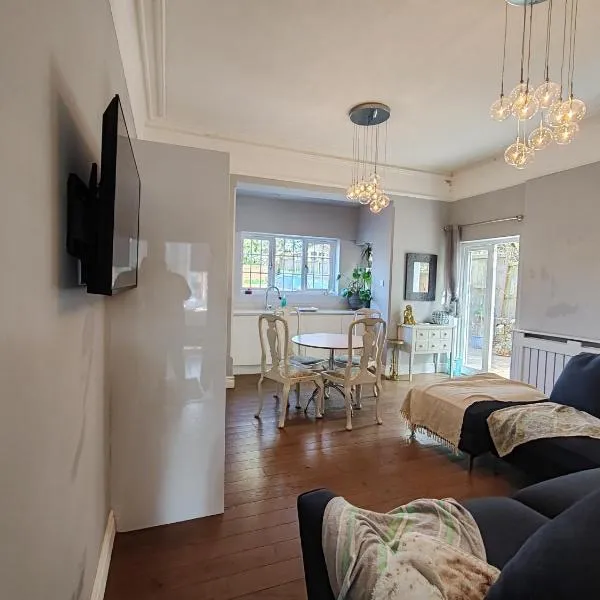 Easy too stay Molyneux Park road, hotel in Royal Tunbridge Wells