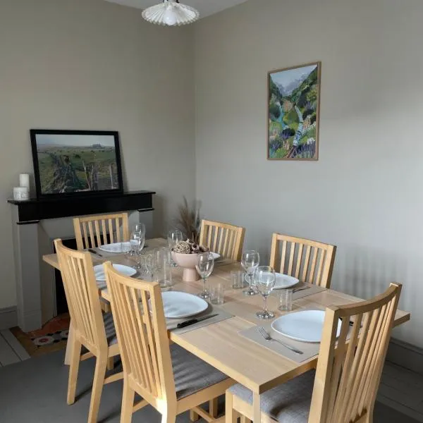 Appartement Le feron, hotel v destinaci Vic-sur-Cère