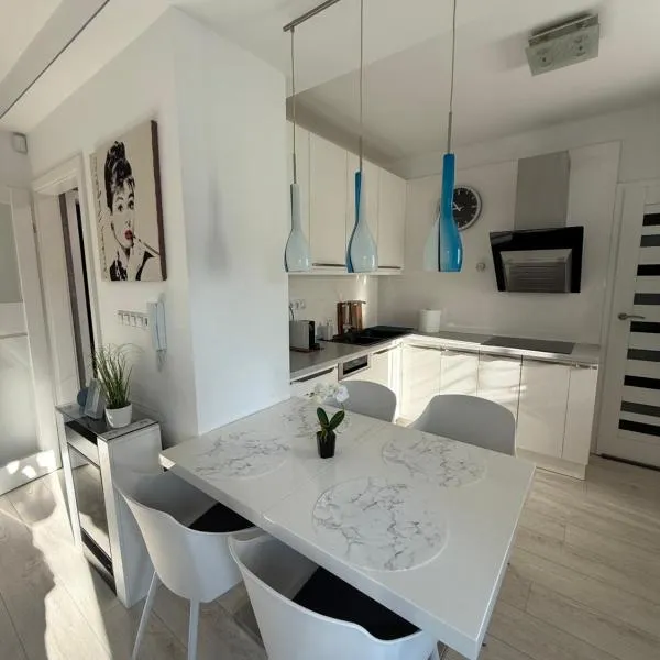 Belvárosi Luxus Apartman, hotel in Baja