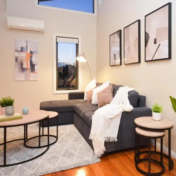 Luxury Townhouse Stay, hotel in Melbourne