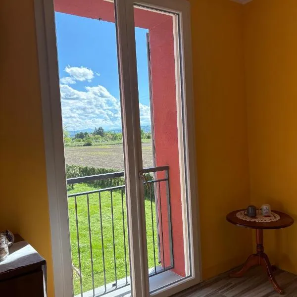 Sala dell Estate Guest House, hotel in Secchia
