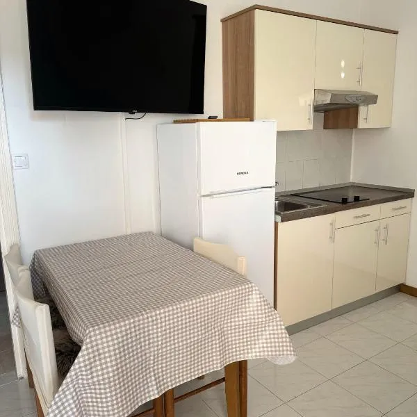 Apartman Morska Priča, khách sạn ở Rab